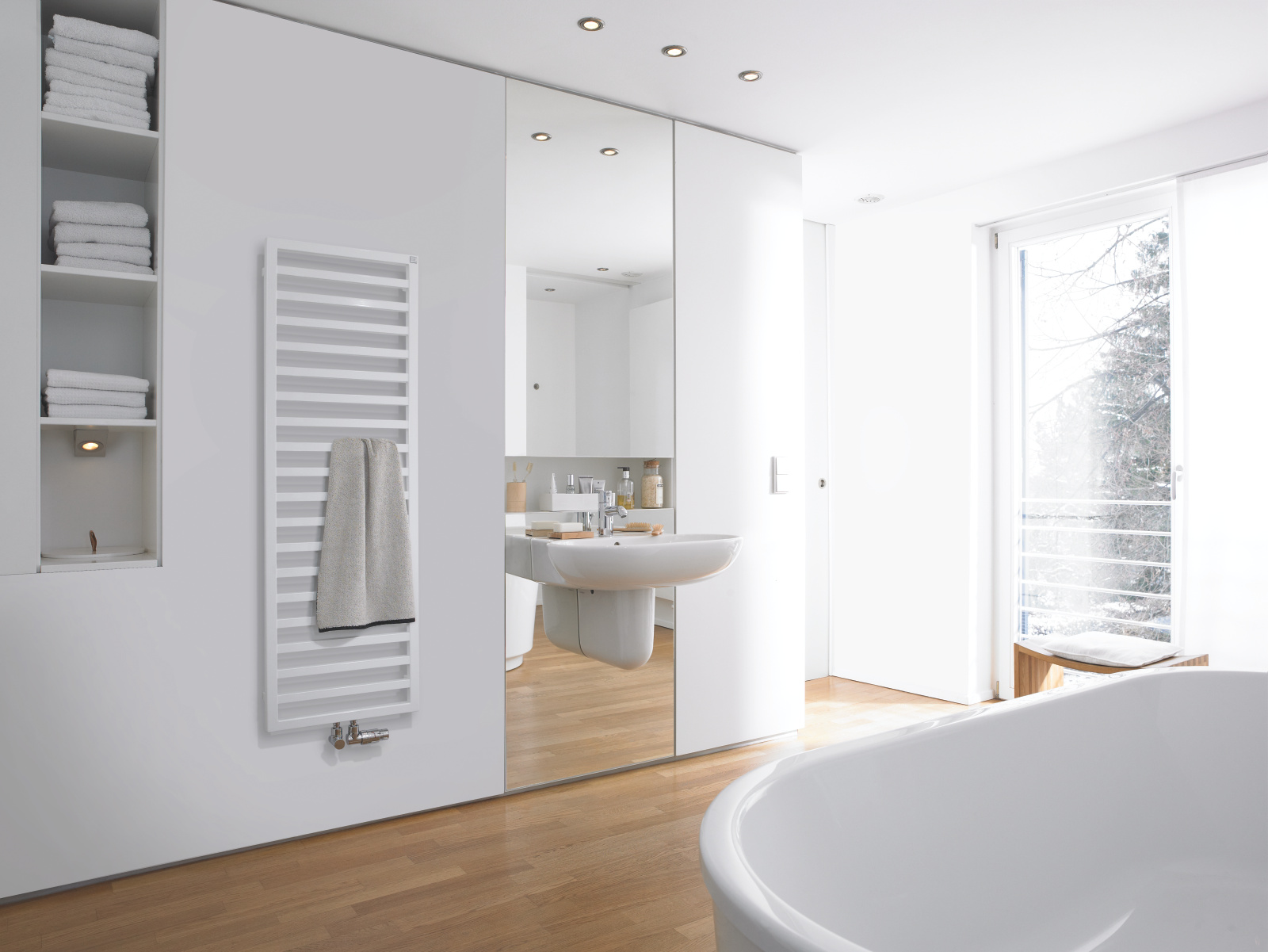 Rendering Zehnder Quaro Decorative radiator Front view